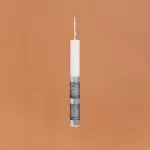 ΛΑΜΠΑΔΑ ΣΤΟΛΙΣΜΕΝΗ ΑΣΗΜΙ ΜΕ ΜΑΥΡΗ ΚΟΡΔΕΛΑ ΣΕ ΣΥΣΚΕΥΑΣΙΑ ΔΩΡΟΥ