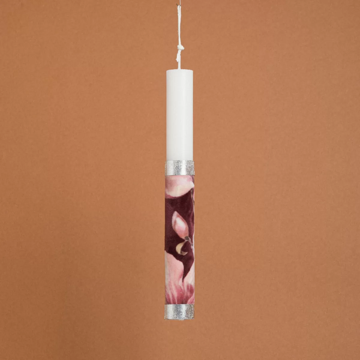 ΛΑΜΠΑΔΑ ΣΤΟΛΙΣΜΕΝΗ ΒΕΛΟΥΔΟ “ΜΑΝΟΛΙΑ ΜΠΟΡΝΤΩ” ΣΕ ΣΥΣΚΕΥΑΣΙΑ ΔΩΡΟΥ