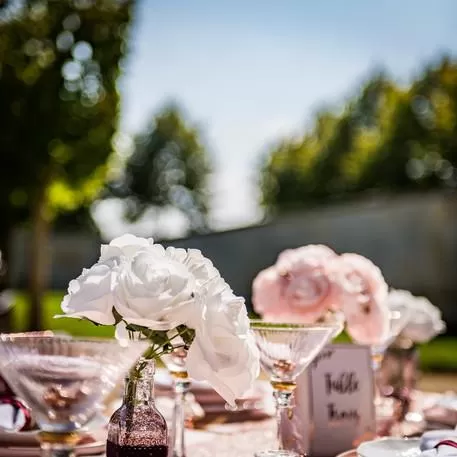 ΜΠΟΥΚΕΤΟ ΛΕΥΚΑ ΤΡΙΑΝΤΑΦΥΛΛΑ 15 CM