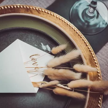 ΧΑΡΤΙΝΑ ΚΩΝΑΚΙΑ LOVE ΕΚΡΟΥ 10 ΤΜΧ