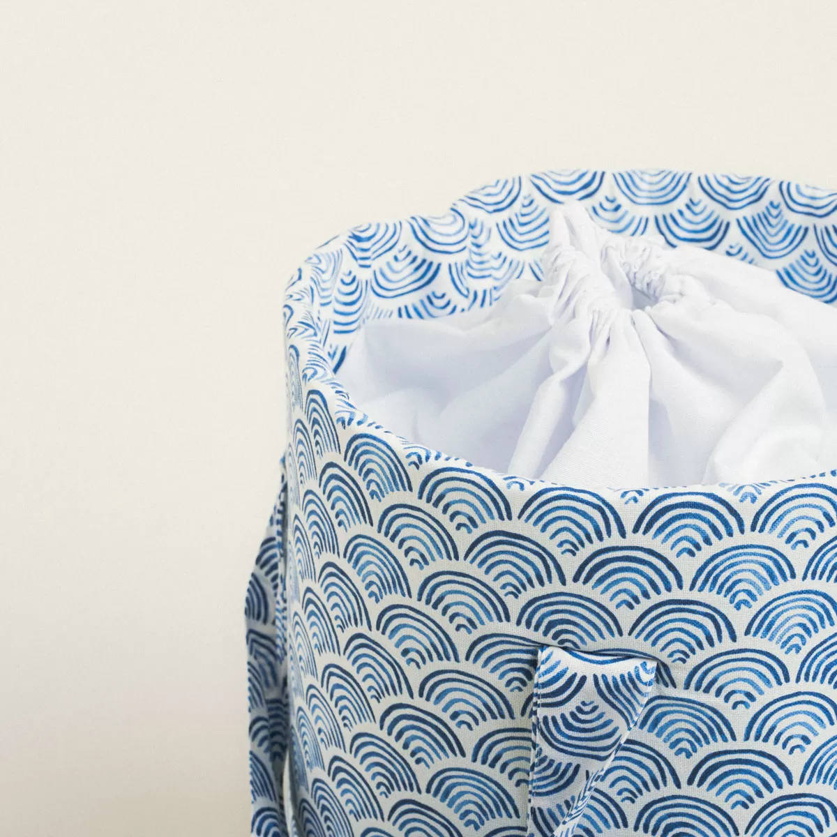 ΣΑΚΟΣ ΚΥΛΙΝΔΡΟΣ 43 x 30 cm ΜΠΛΕ ΚΥΜΑΤΑ