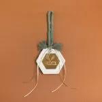 ΚΡΕΜΑΣΤΟ ΠΟΛΥΓΩΝΟ ΚΕΡΑΜΙΚΟ ΜΕ PLEXI MERRY CHRISTMAS ΠΡΑΣΙΝΟ ΕΥΚΑΛΥΠΤΟΥ