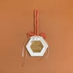 ΚΡΕΜΑΣΤΟ ΠΟΛΥΓΩΝΟ ΚΕΡΑΜΙΚΟ ΜΕ PLEXI MERRY CHRISTMAS ΤΕΡΑΚΟΤΑ