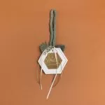 ΚΡΕΜΑΣΤΟ ΠΟΛΥΓΩΝΟ ΚΕΡΑΜΙΚΟ ΜΕ PLEXI ΧΡΙΣΤ. ΧΩΡΙΟ ΠΡΑΣΙΝΟ ΕΥΚΑΛΥΠΤΟΥ