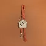 ΚΡΕΜΑΣΤΟ ΜΕΤΑΛΛΙΚΟ ΣΠΙΤΙ ΜΕ ΣΜΑΛΤΟ ΤΕΡΑΚΟΤΑ