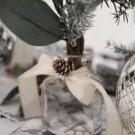 12 κουκουνάρια σε κλαδί χιονισμένα 12 cm