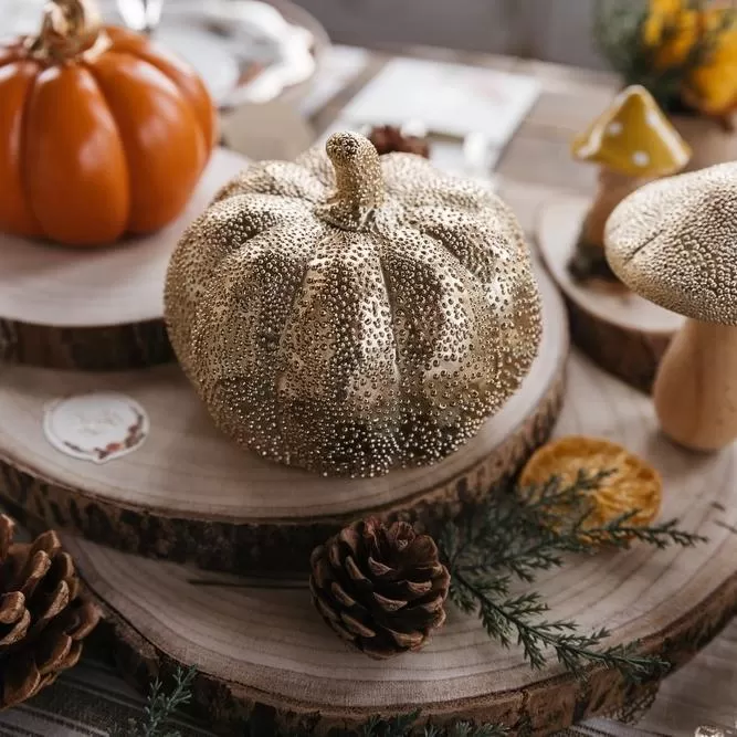 Κεραμική κολοκύθα χρυσή με ανάγλυφο σχέδιο Ø12 x 10.5 cm