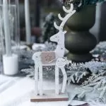 Διακοσμητικός Τάρανδος με Μικρά Αστέρια, Λευκό Ξύλο & Χρυσό-Ασημί Γκλίτερ 10x25x5cm